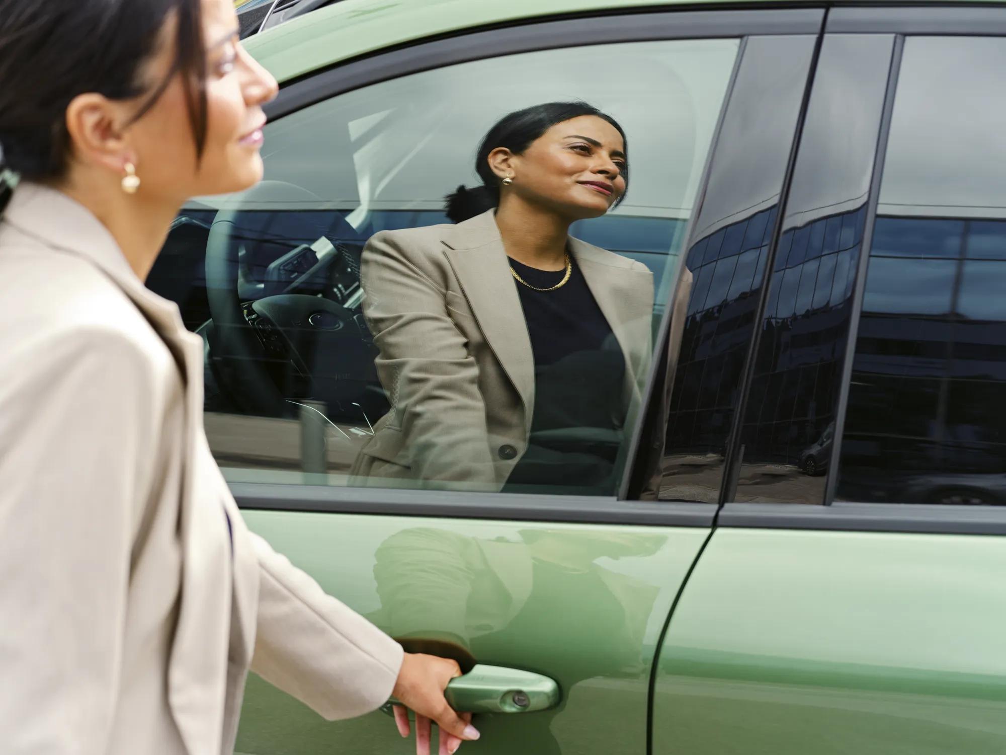ayv_image_business_car window