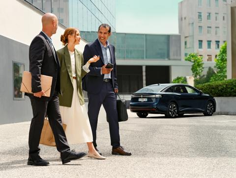 ayv_image_business_meeting
